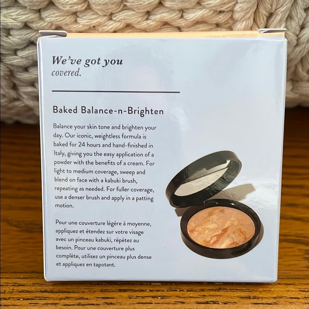 Laura Geller Baked Balance-N-Brighten Foundation - Picture 2 of 4